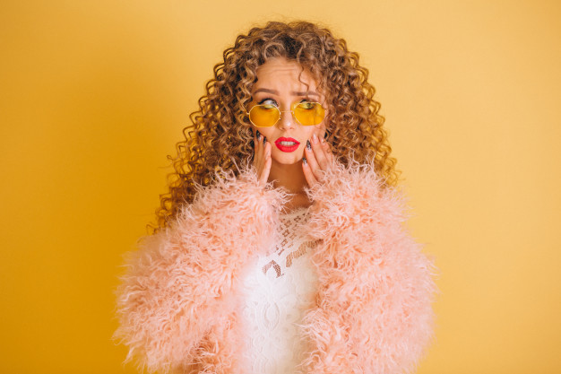 ผมหงอกย้อมสีอะไรดี