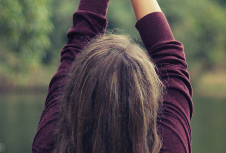 โคน ผม มัน ปลาย ผม แห้ง